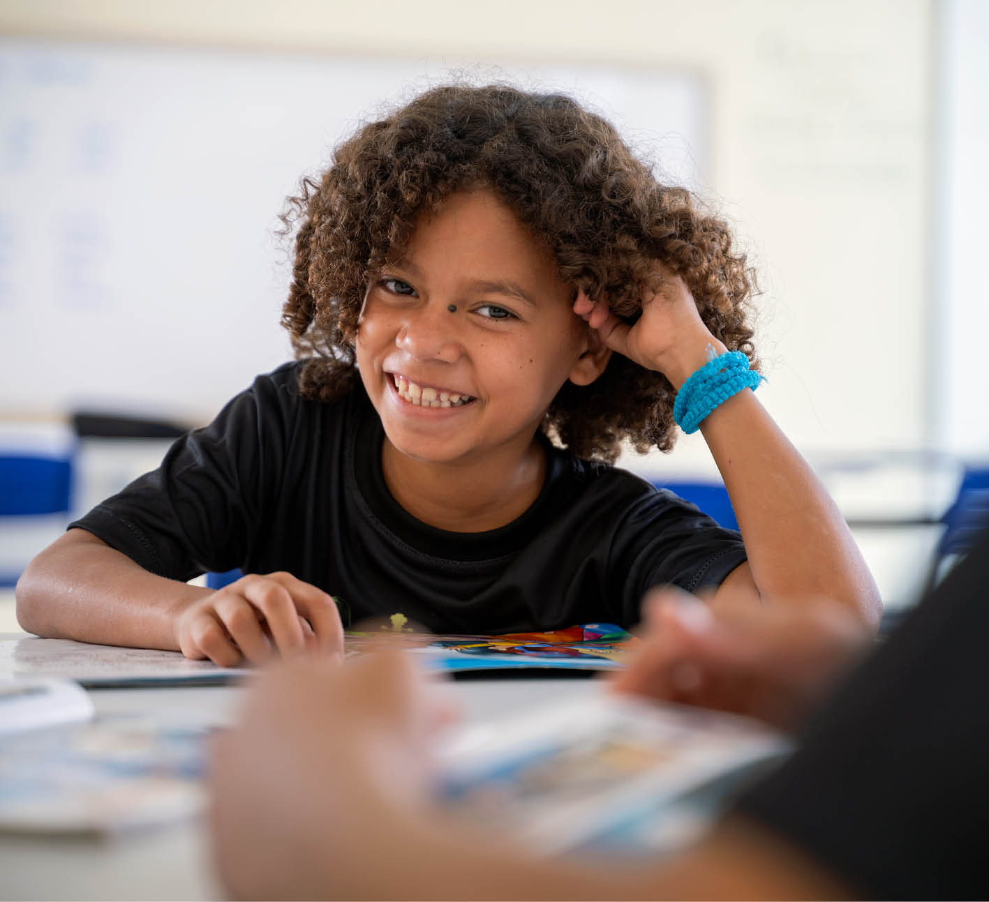 GRAJAU_MA 23 de Junho de 2025 OCB / SICOOB Na imagem, Geisiane Sousa Santos na aula do professor de m sica Ildomar Matias do Nascimento (em destque) na Escola Valtemir Luz Silva, cidade de Grajau, no Maranhao.  Imagem: Alexandre Rezende / NITRO Historias Visuais