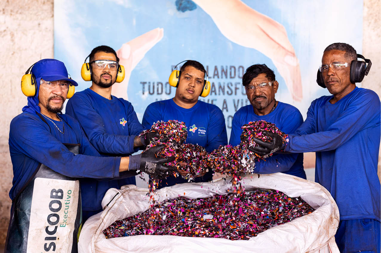 Brasilia_DF, 24 de junho 2025   OCB - Retratos por um mundo melhor  Na imagem, aos cooperados Elisvaldo dos Santos, Guilherme Pereira, Thiago Gabriel, Francisco Fernandes e Jonas Carvalho  Imagem: Leo Drumond / NITRO