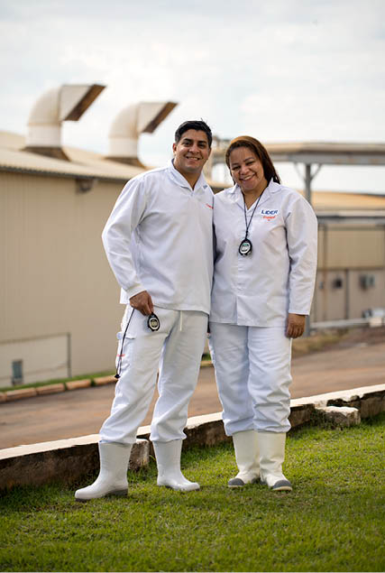 Fotos pra OCB, em Cafelandia, PR, Brasil. 04/06/2025. Cristiano Santana da Silva e Juliana Aparecida de Pereira, funcion rios Copacol.