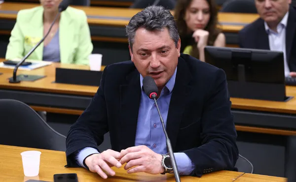 Projeto que atualiza regras de premiações financeiras avança 