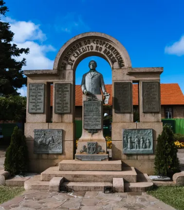 Tania Zanella destaca força do coop financeiro em evento do Sicoob 