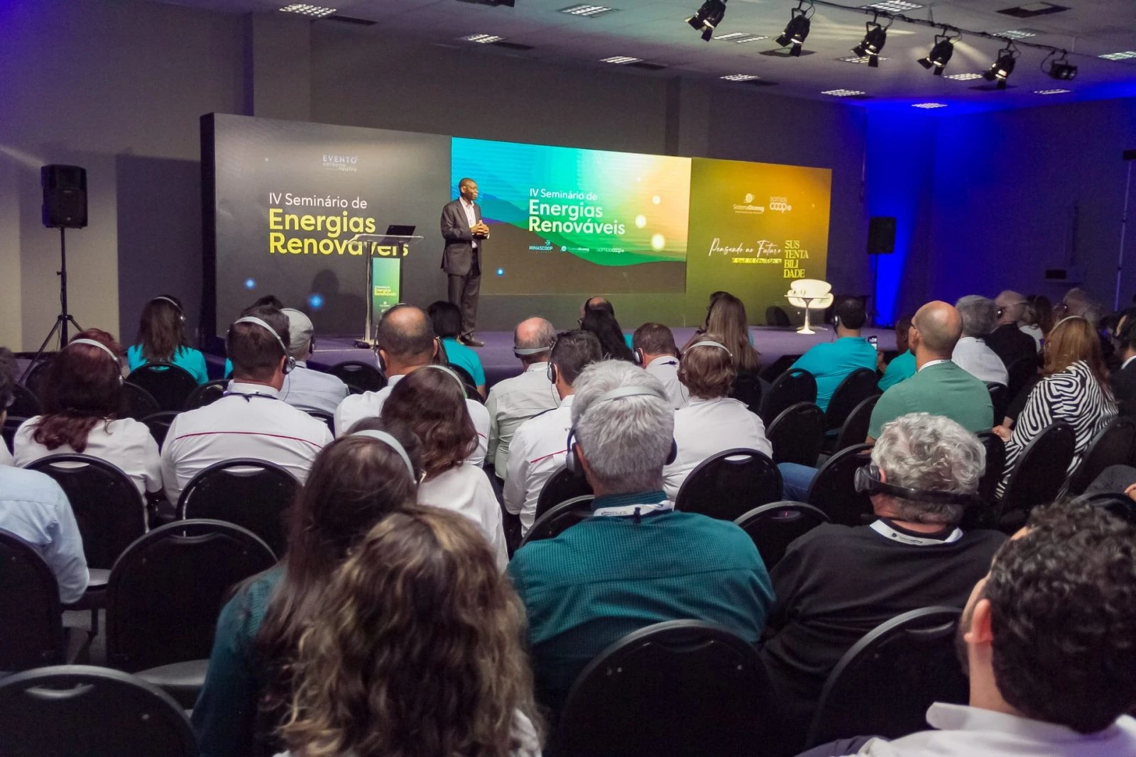 Seminário  sobre energias renováveis reúne cooperativistas para troca de conhecimento e debates