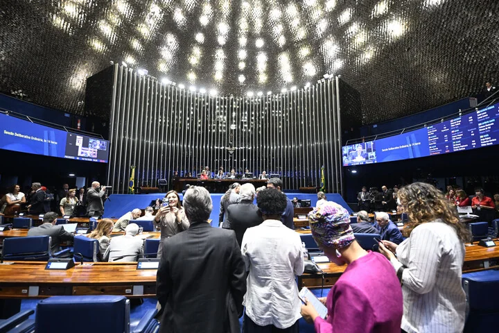 Senado aprova PEC que prevê redução da jornada de trabalho