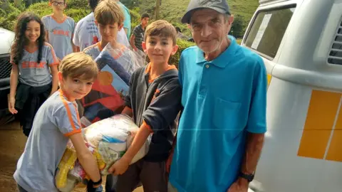 Cooperativa educacional promove arrecadação de alimentos e agasalhos, em Bom Jardim/RJ