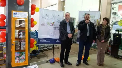 Cotrirosa lança ação do Dia C com inauguração da Biblioteca de Rua da Acisap