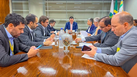 Participação do coop no mercado de seguros é tema de reunião