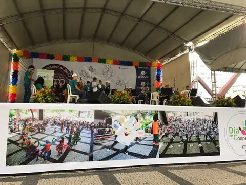 CE |  Dia de Cooperar na Praça do Ferreira