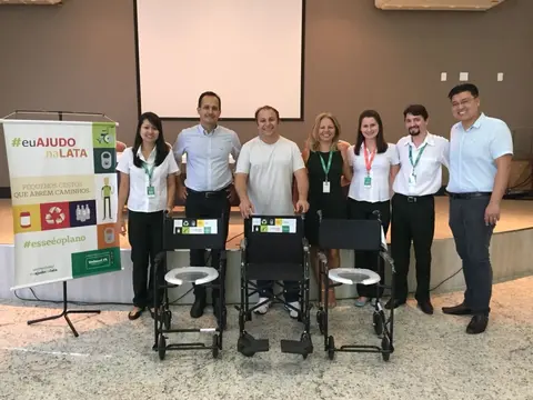 Unimed de Campo Mourão comemora retomada do projeto Eu Ajudo na Lata