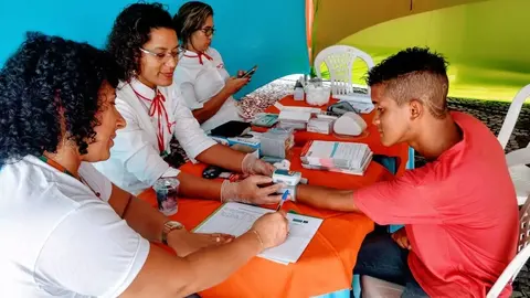 SE | Festa da cooperação atrai pessoas que passam pelo local