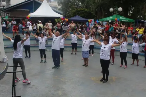 DIA C EM BARRA DO PIRAÍ TEM MÚSICA, DIVERSÃO E SERVIÇOS GRATUITOS À POPULAÇÃO
