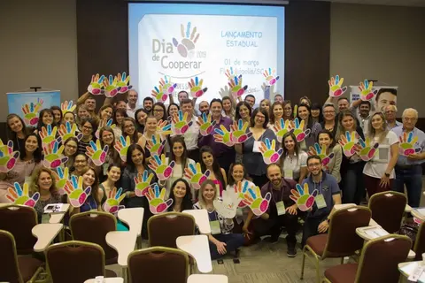 Dia de Cooperar 2018 e edição estadual da Revista do Dia C são lançados em Santa Catarina