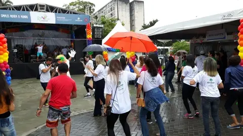 PB |  Zumba até de debaixo d'água
