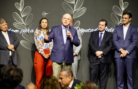 Deputado Arnaldo Jardim é homenageado por sua trajetória política