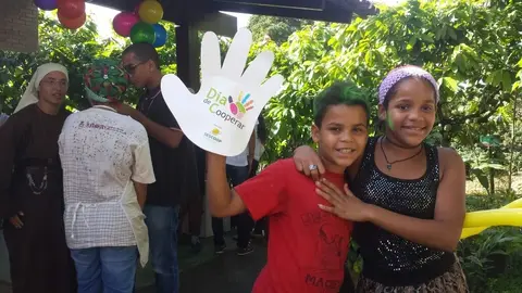 BA | Brincadeiras e muito sorriso com a criançada em Ilhéus 