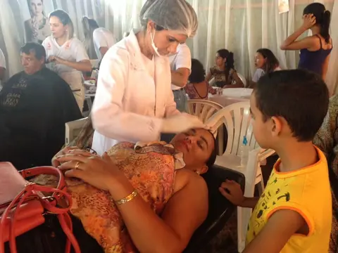 RN | Design de sobrancelha é um dos serviços oferecidos no DIA C em Currais Novos