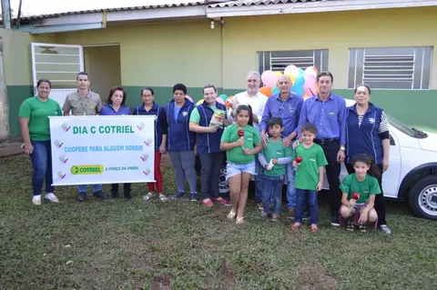 Centro de Integração do Menor de Espumoso recebe doações de alimentos do DIA C da Cotriel