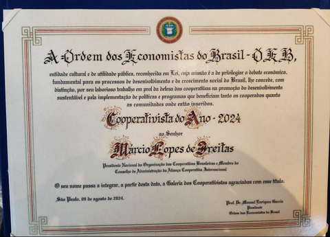 Presidente do Sistema OCB é condecorado como cooperativista do ano 