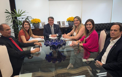 Reforma Tributária: senador Efraim Filho recebe Sistema OCB