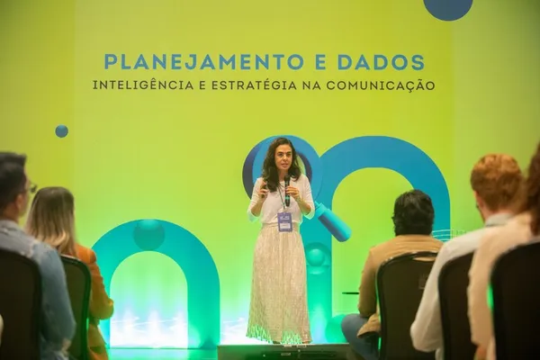 Comunicação cooperativista deve valorizar proximidade como vantagem estratégica, diz especialista